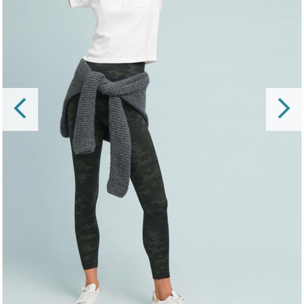 SPANX Seamless Black Camo Leggings